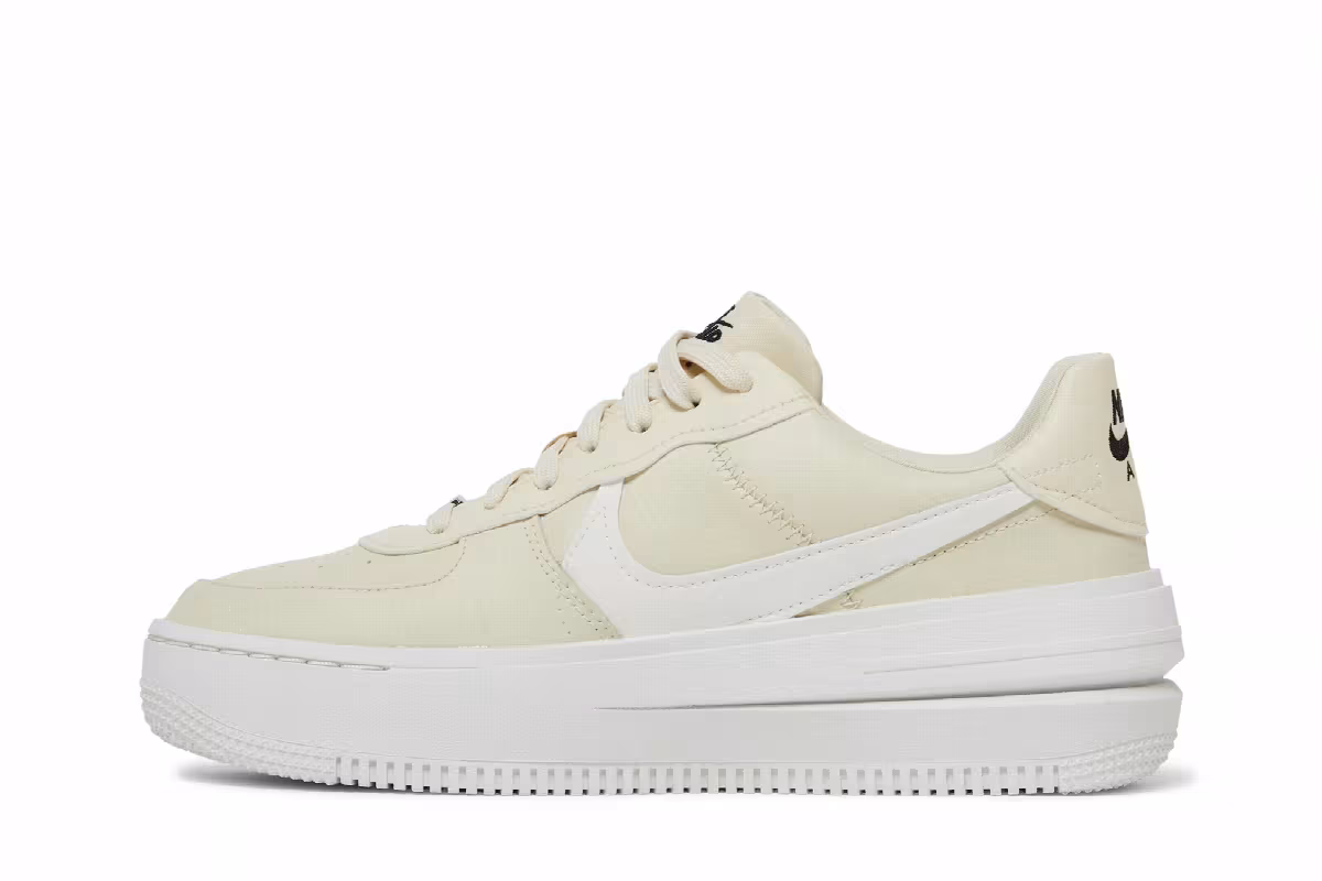 Nike Women's Air Force 1 PLT.AF.ORM Fossil, view 4