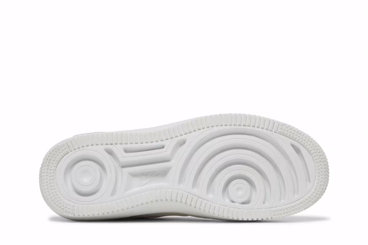 Nike Women's Air Force 1 PLT.AF.ORM Fossil, view 5