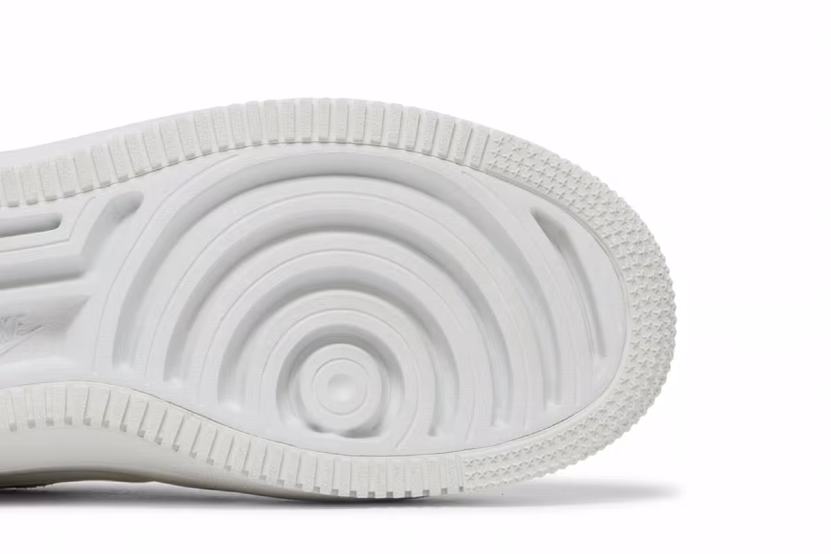 Nike Women's Air Force 1 PLT.AF.ORM Fossil, view 6