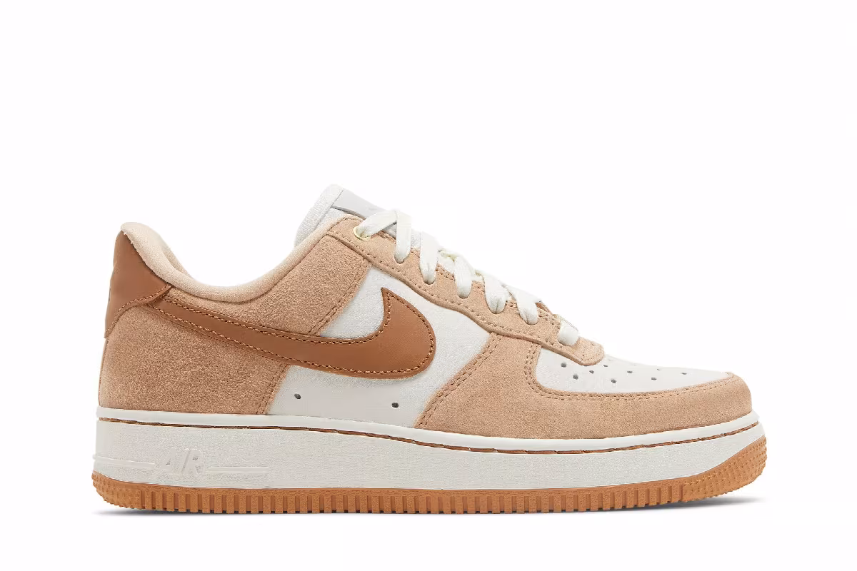 Nike Women's Air Force 1 LXX Vachetta Tan, view 2