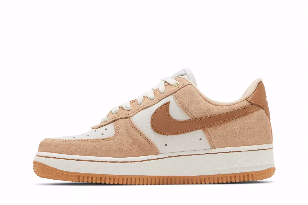 Nike Women's Air Force 1 LXX Vachetta Tan, view 4