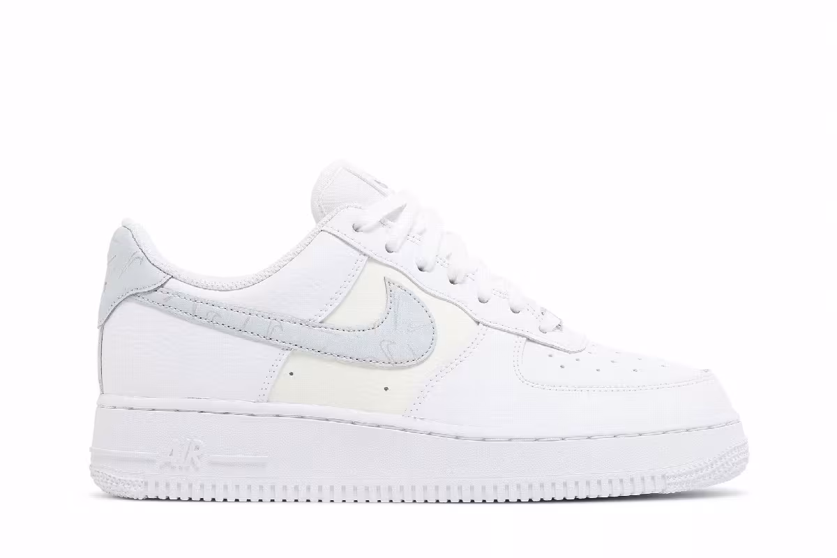 Nike Women's Air Force 1 Mini Swooshes, view 2