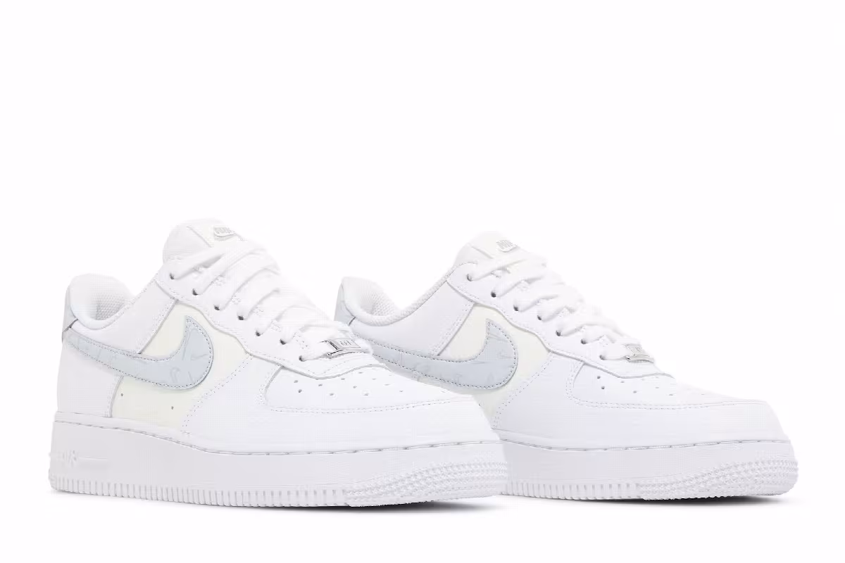 Nike Women's Air Force 1 Mini Swooshes, view 9