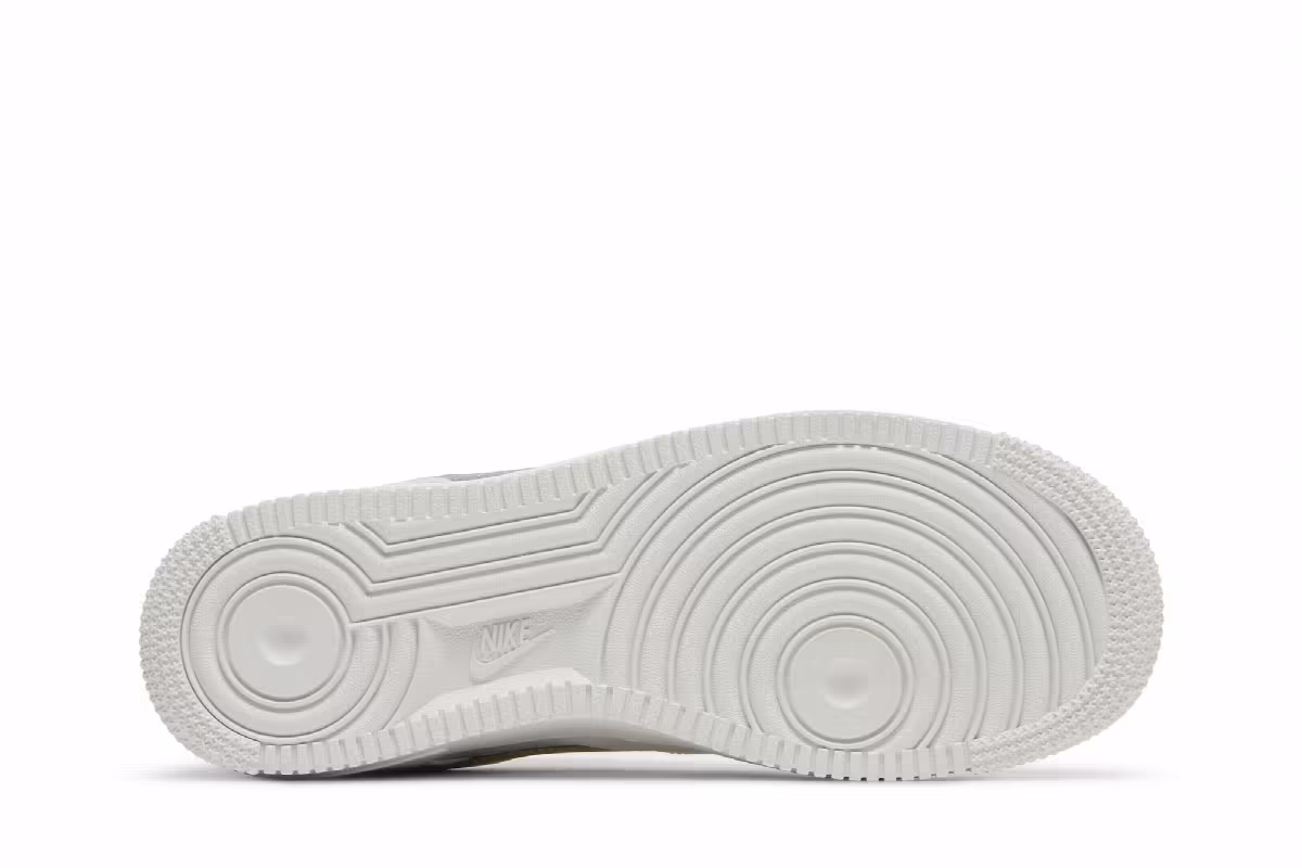 Nike Women's Air Force 1 Summit White Dusty Sage, view 5
