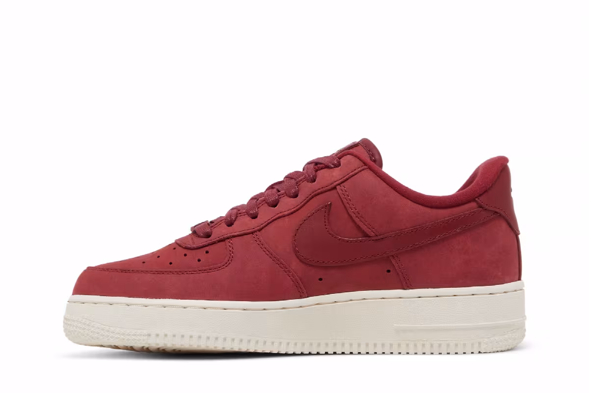 Nike Women's Air Force 1 Premium Team Red, view 4