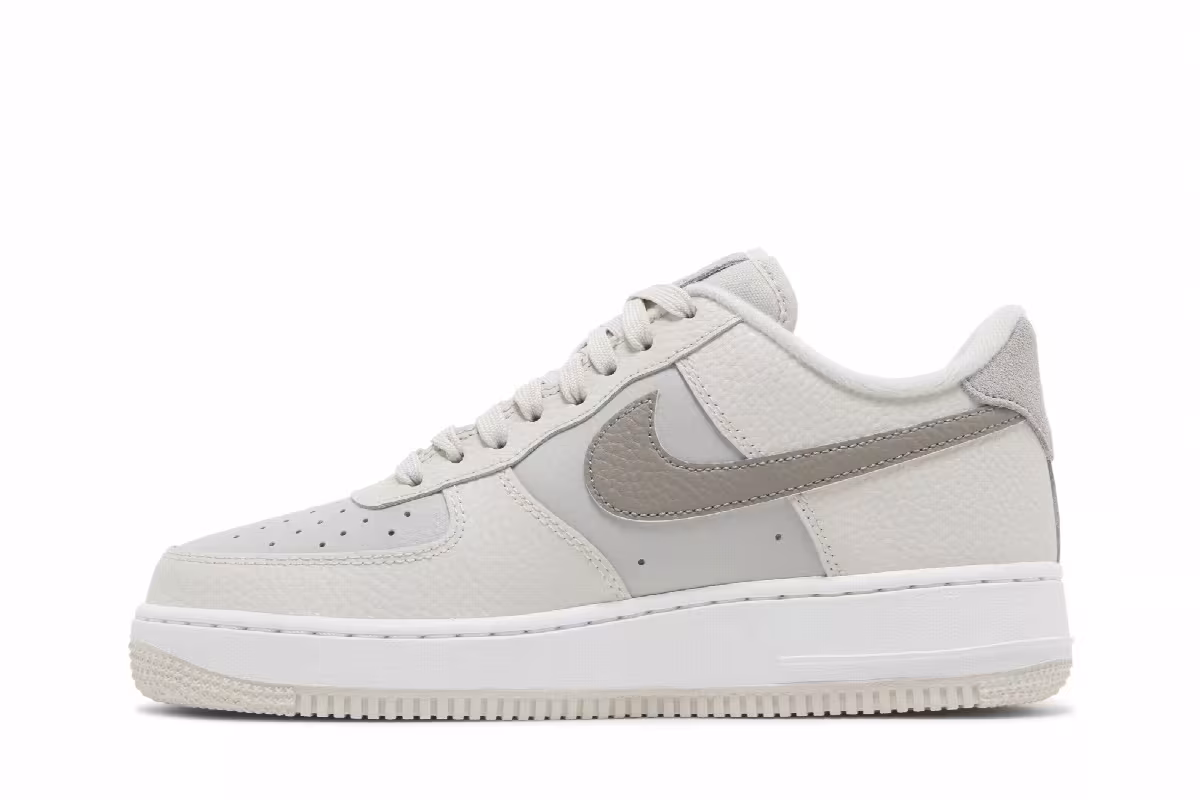 Nike Women's Air Force 1 Low Moon Fossil, view 4