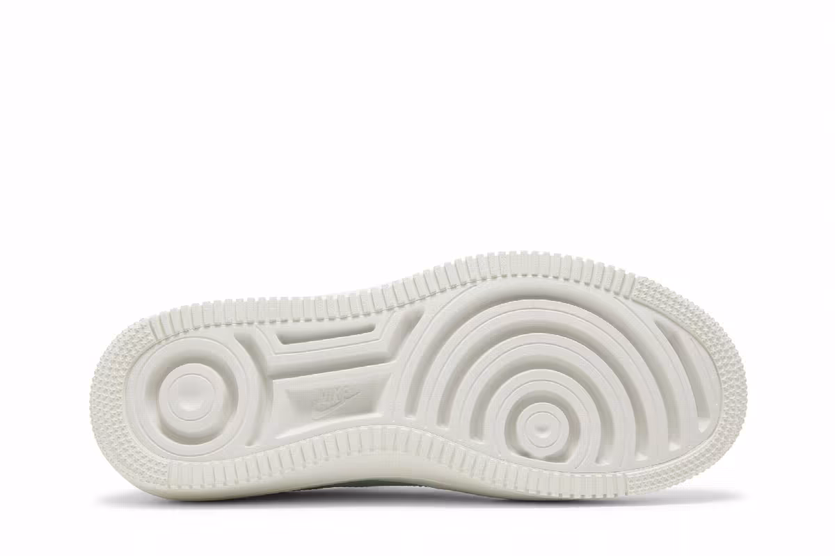 Nike Women's Air Force 1 PLT.AF.ORM Barely Green, view 5