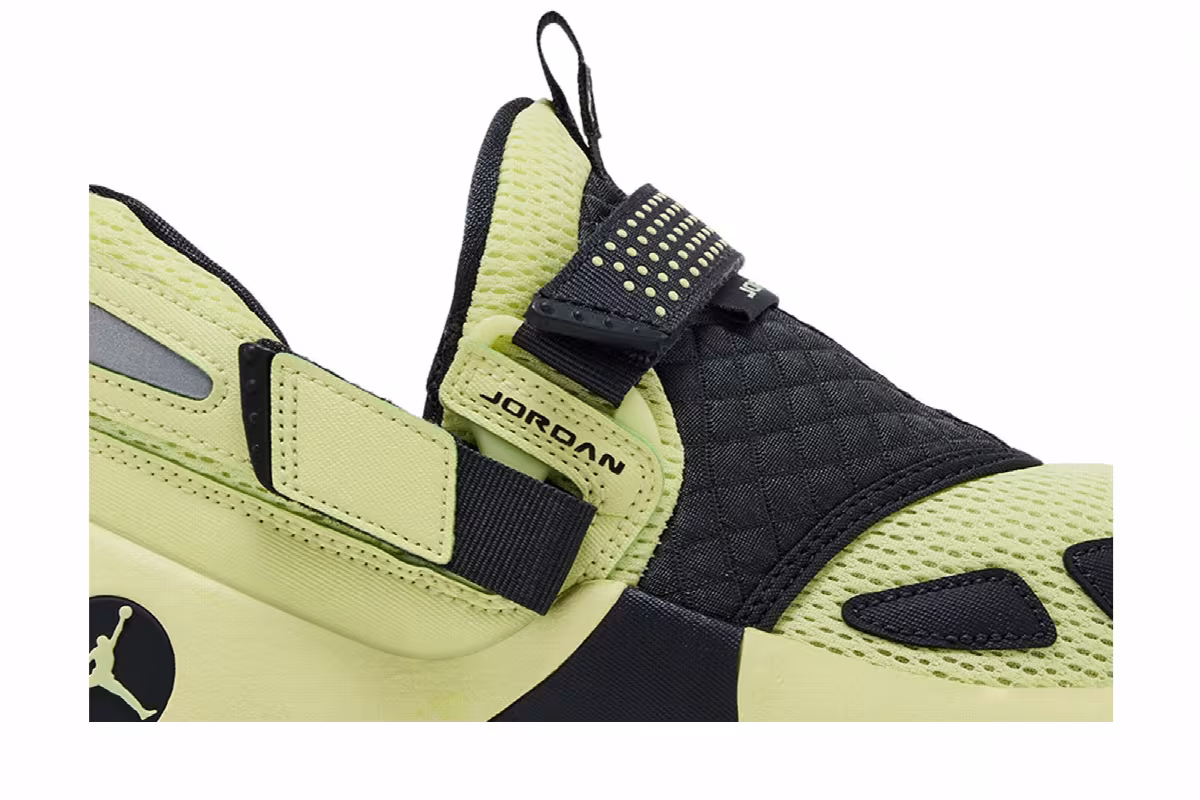 Air Jordan Women's Jordan Trunner LX Luminous Green, view 3