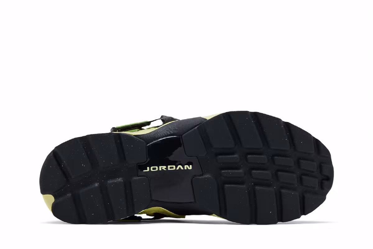 Air Jordan Women's Jordan Trunner LX Luminous Green, view 5