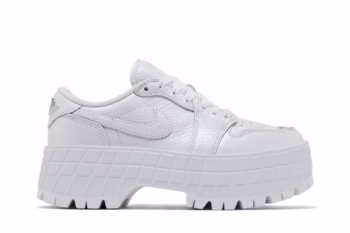 Women's Air Jordan 1 Low Brooklyn White Metallic Silver, view 2