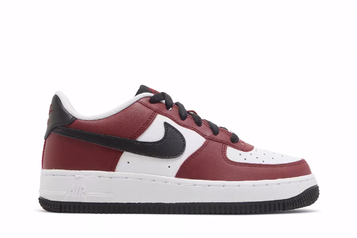 Nike Air Force 1 LV8 GS Team Red, view 2
