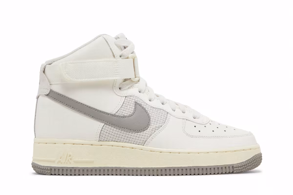 Nike Air Force 1 High Leather GS Sail Medium Grey, view 2