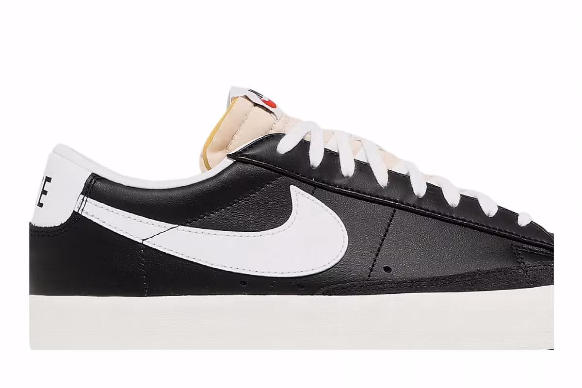 Nike Blazer Low Black White, view 3