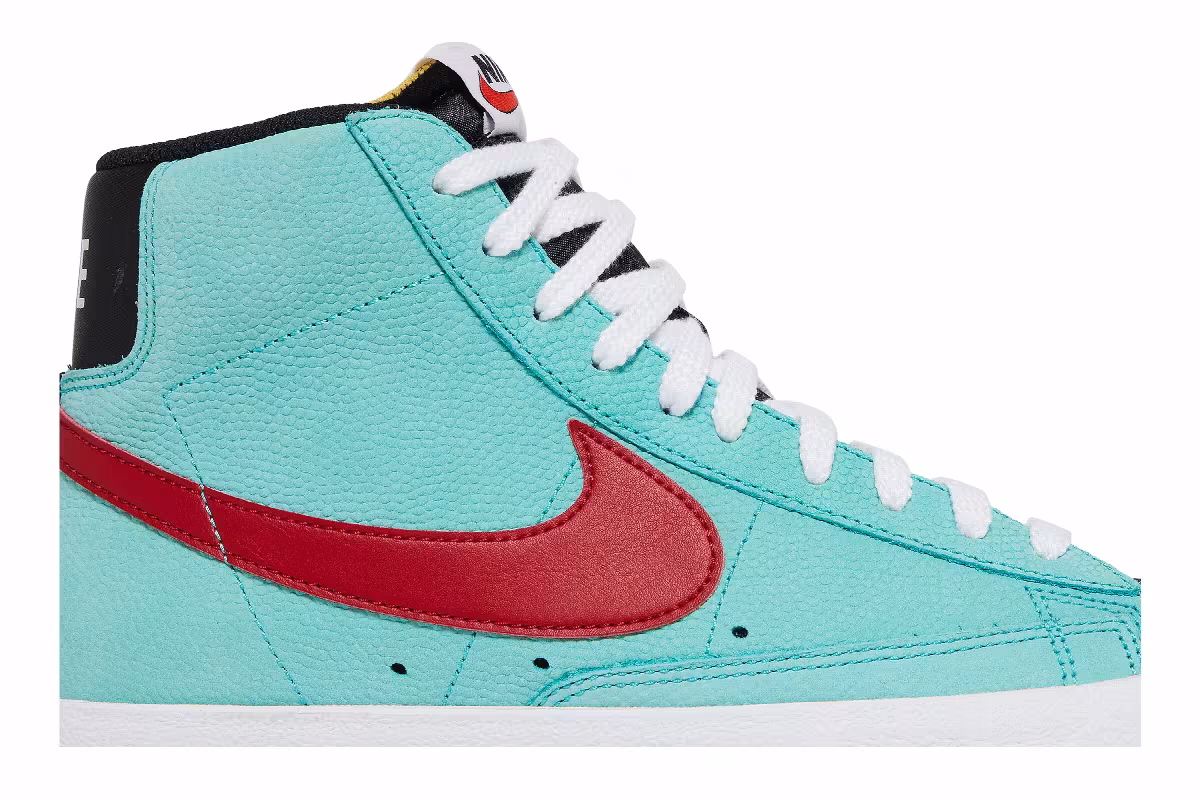 NBA x Nike Blazer Mid WNBA, view 3