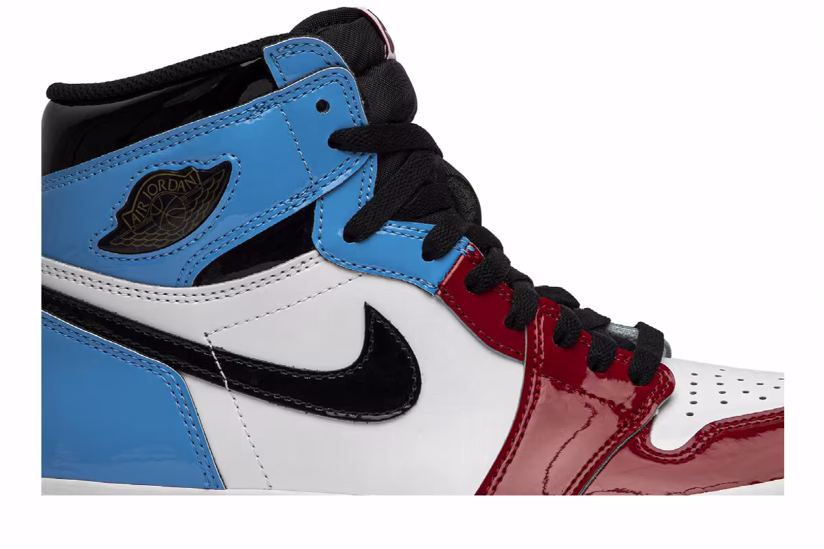Air Jordan 1 High OG Fearless, view 3