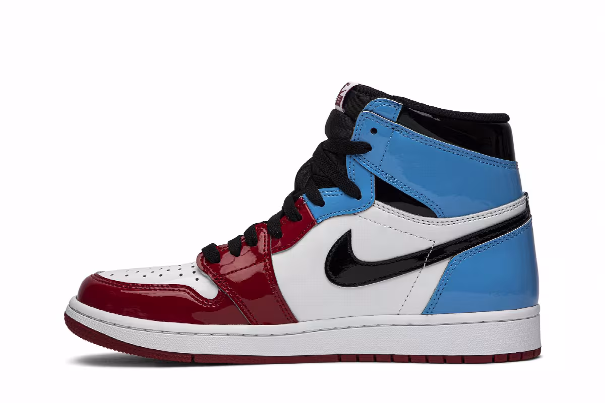 Air Jordan 1 High OG Fearless, view 4