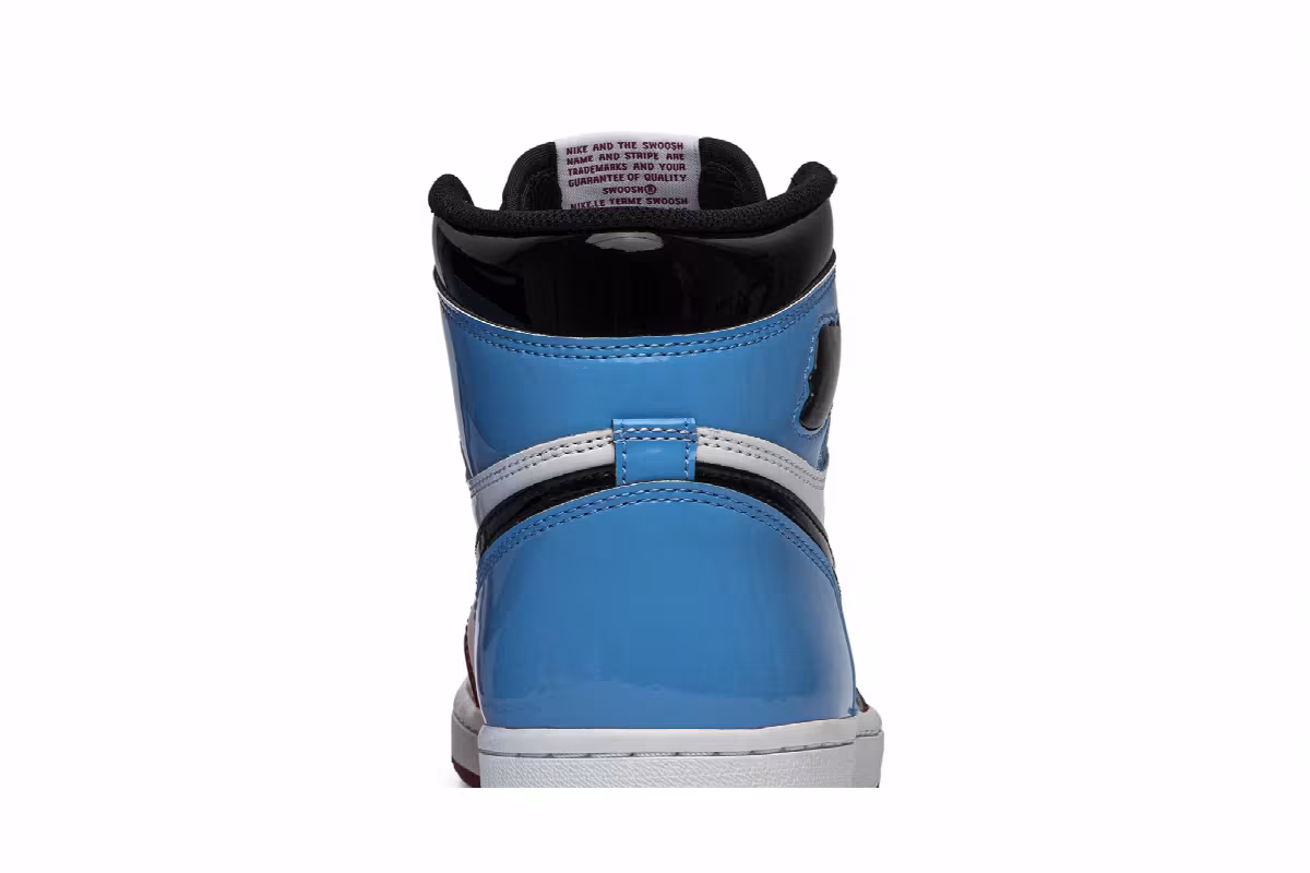 Air Jordan 1 High OG Fearless, view 8