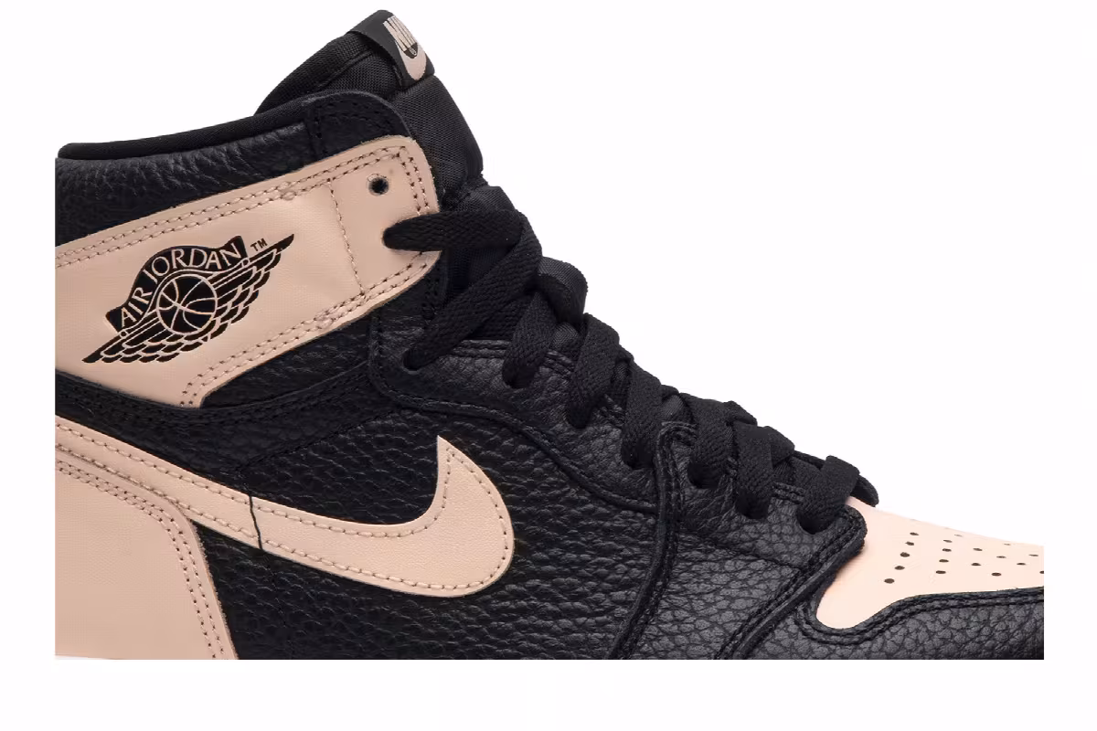 Air Jordan 1 High OG Crimson Tint, view 3