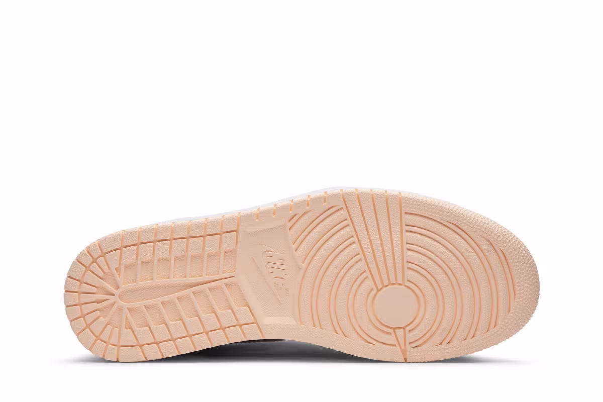 Air Jordan 1 High OG Crimson Tint, view 5