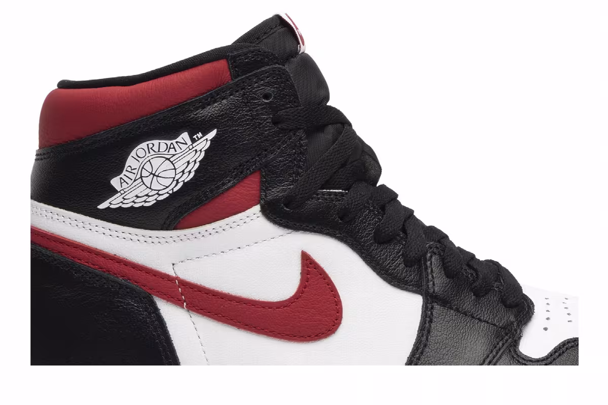 Air Jordan 1 High OG Gym Red, view 3