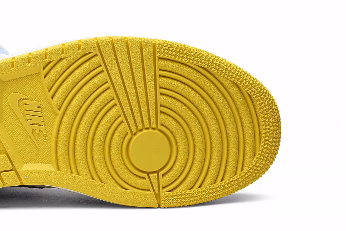 Maison Chateau Rouge x Air Jordan 1 Mid SE Fearless, view 6