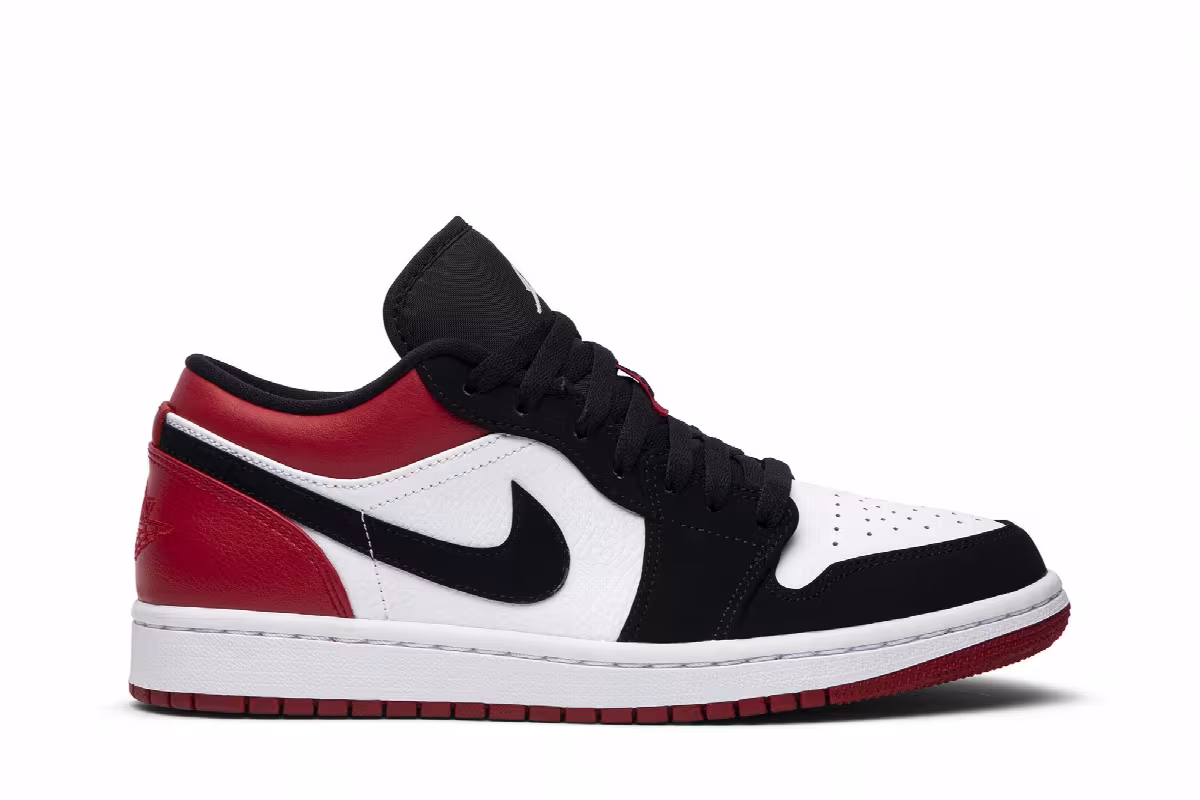 Air Jordan 1 Low Black Toe, view 2