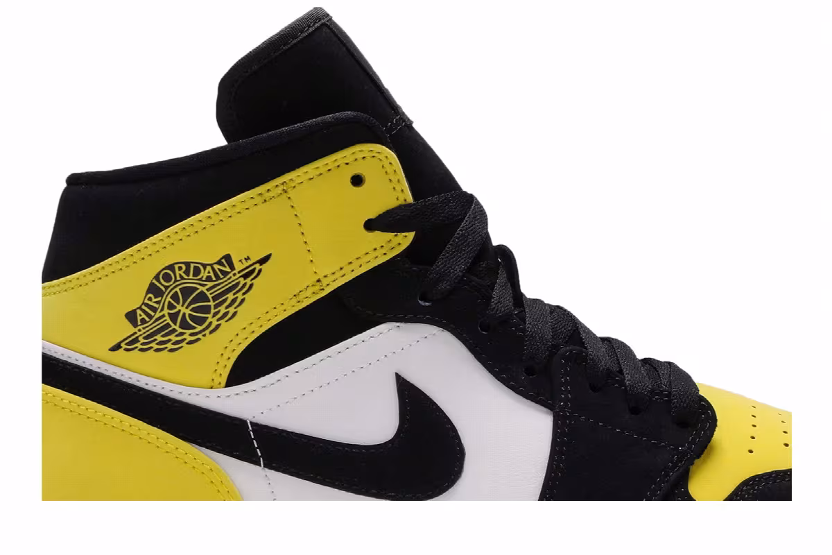Air Jordan 1 Mid SE Yellow Toe, view 3