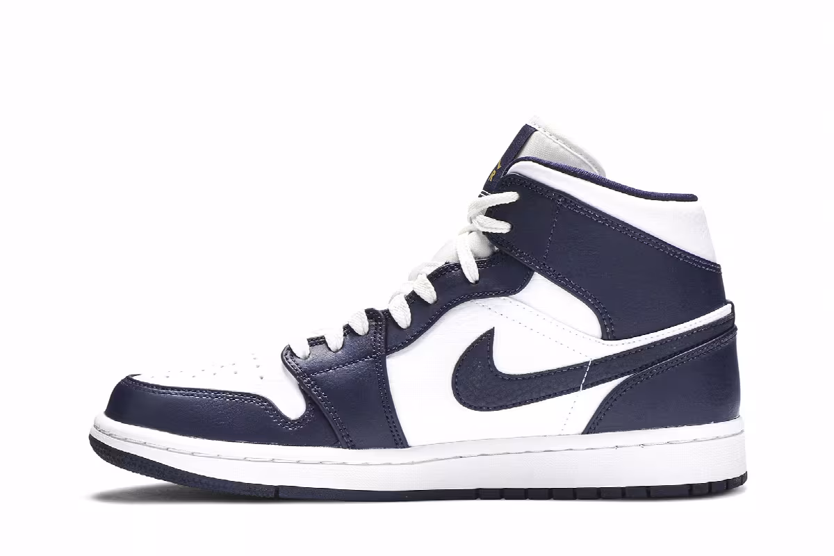 Air Jordan 1 Mid Obsidian, view 4