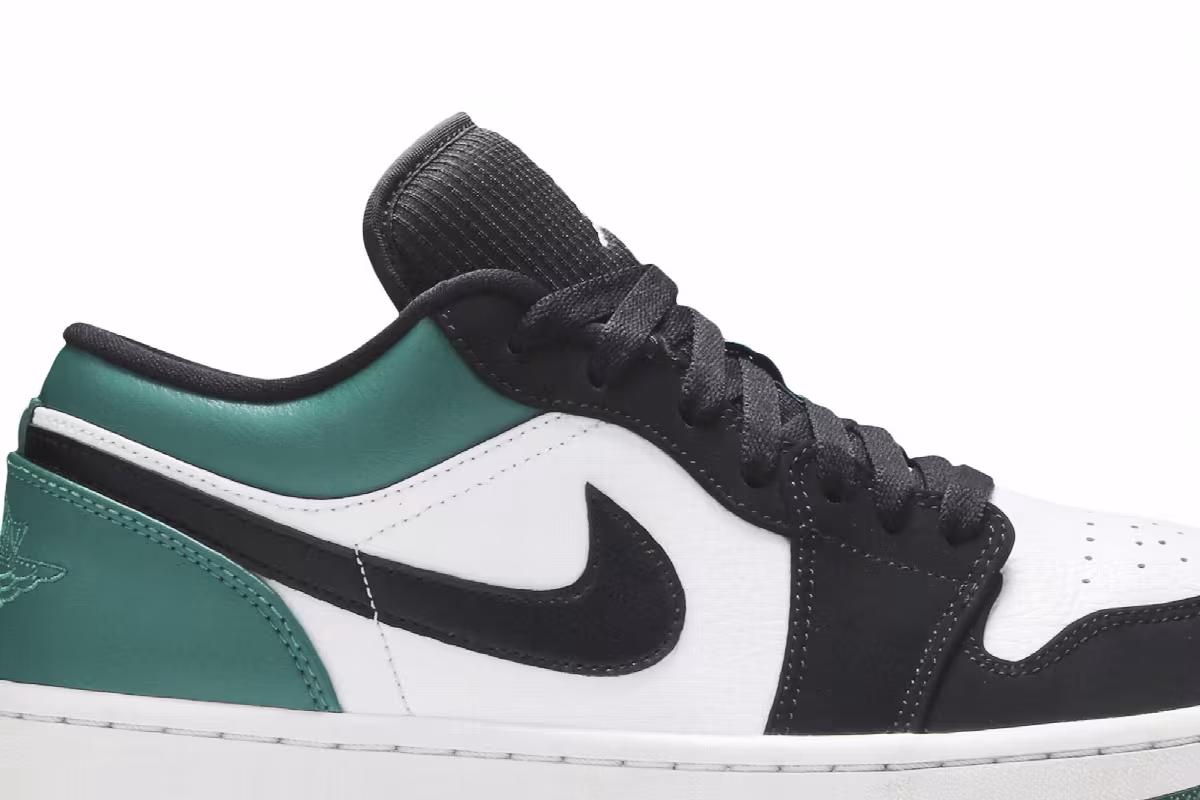Air Jordan 1 Low Mystic Green, view 3