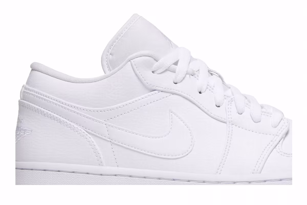 Air Jordan 1 Low Triple White, view 3