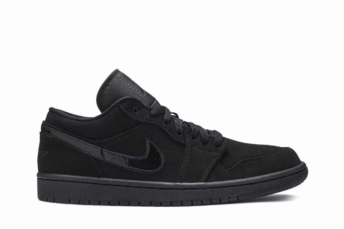 Air Jordan 1 Low Triple Black, view 2