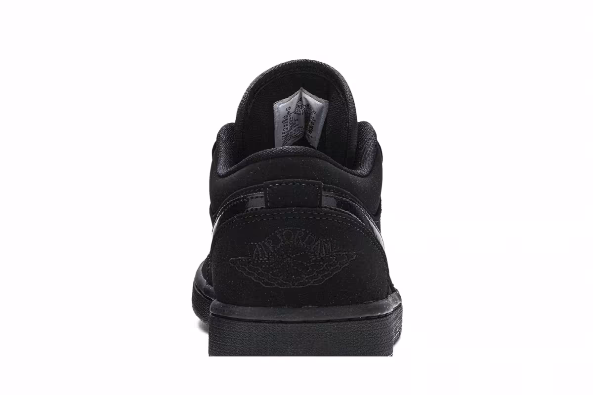 Air Jordan 1 Low Triple Black, view 8