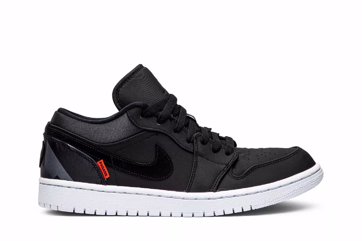 Paris Saint-Germain x Air Jordan 1 Low Black, view 2