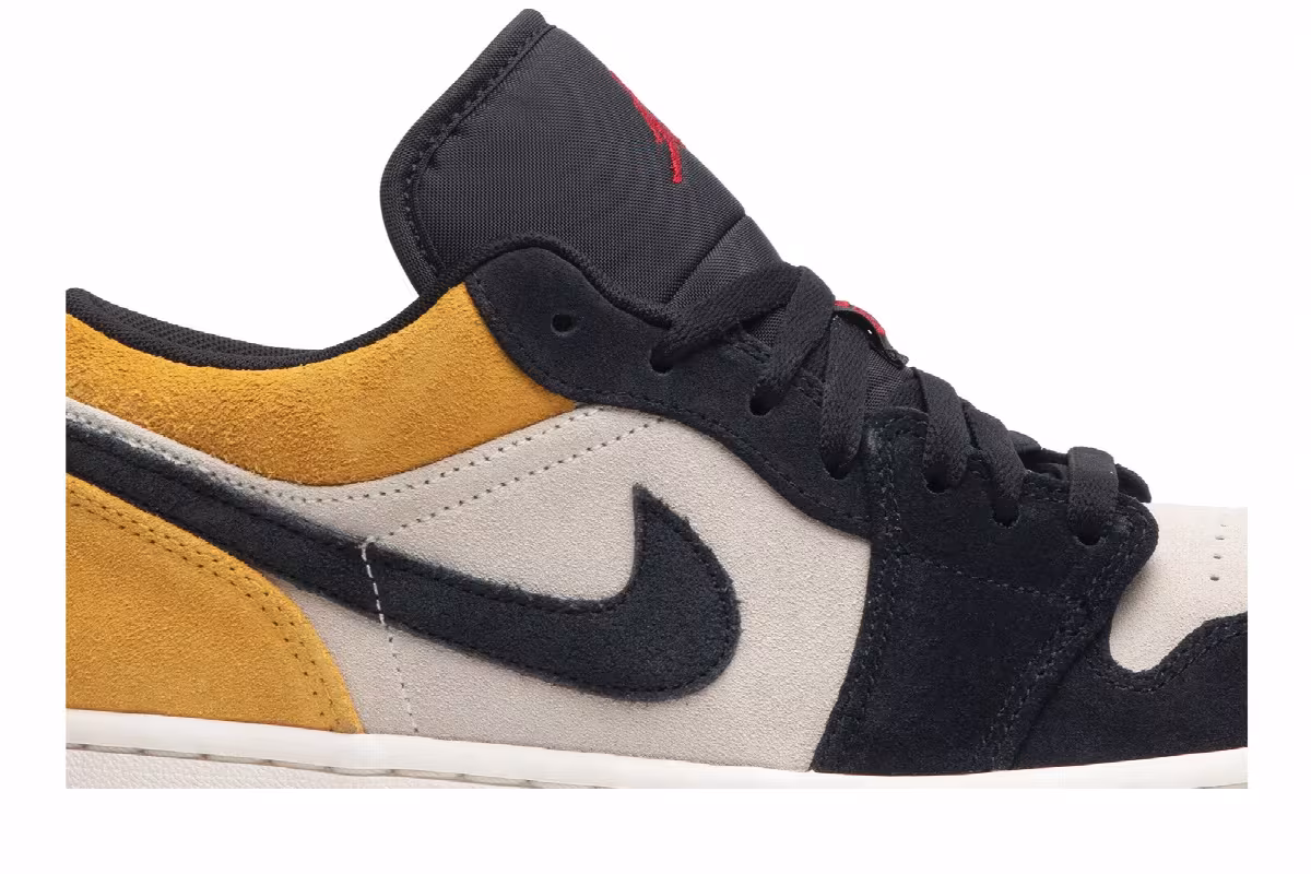 Air Jordan 1 Low University Gold, view 3