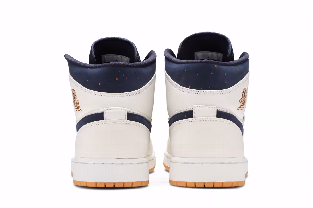 Air Jordan 1 Mid Jeter, view 7