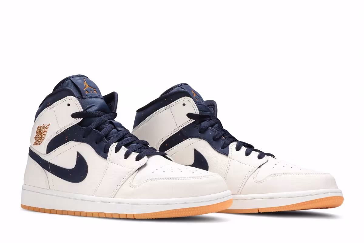 Air Jordan 1 Mid Jeter, view 9