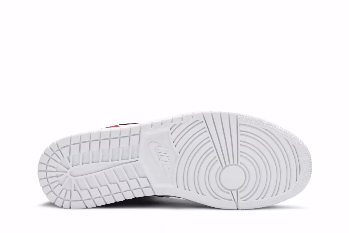Air Jordan 1 Mid White Chicago, view 5