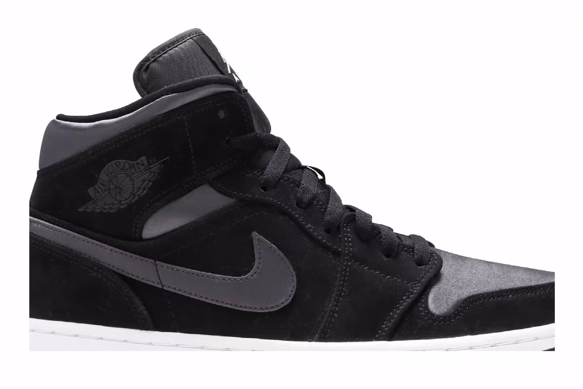 Air Jordan 1 Mid SE Nylon Black Grey, view 3