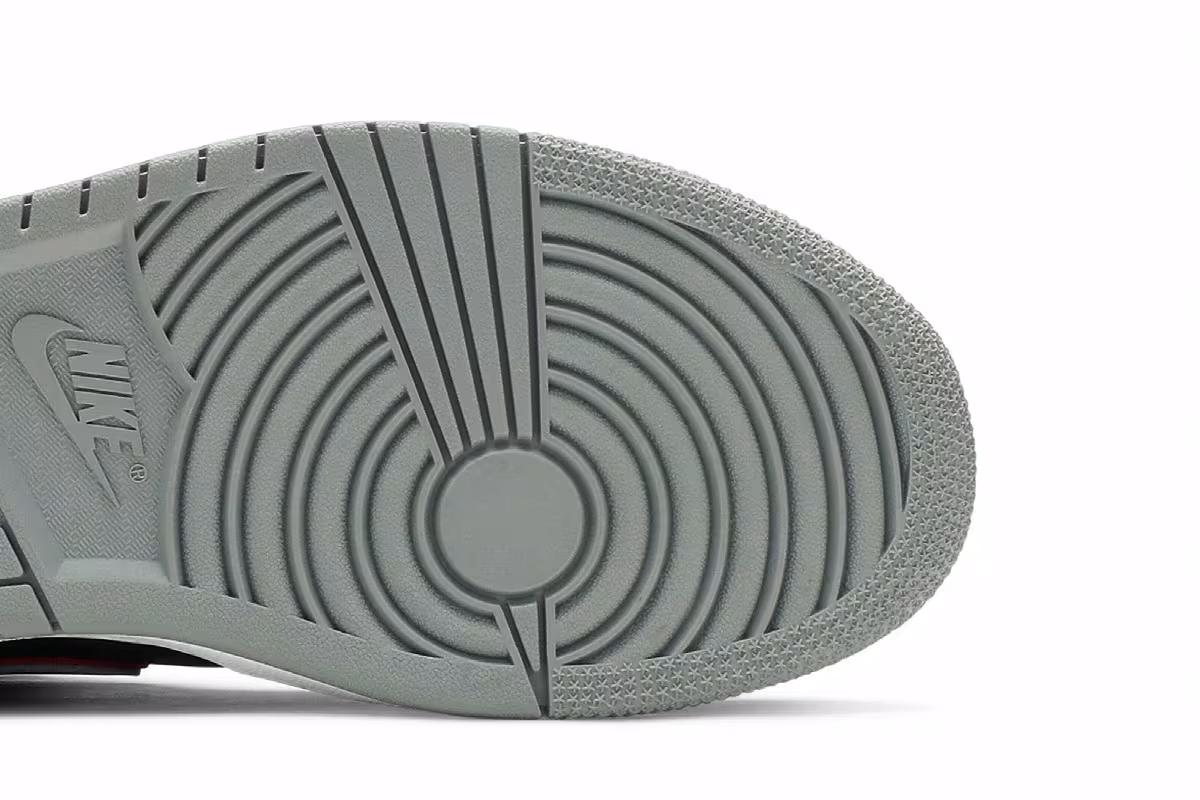 Air Jordan 1 Mid Black Grey, view 6