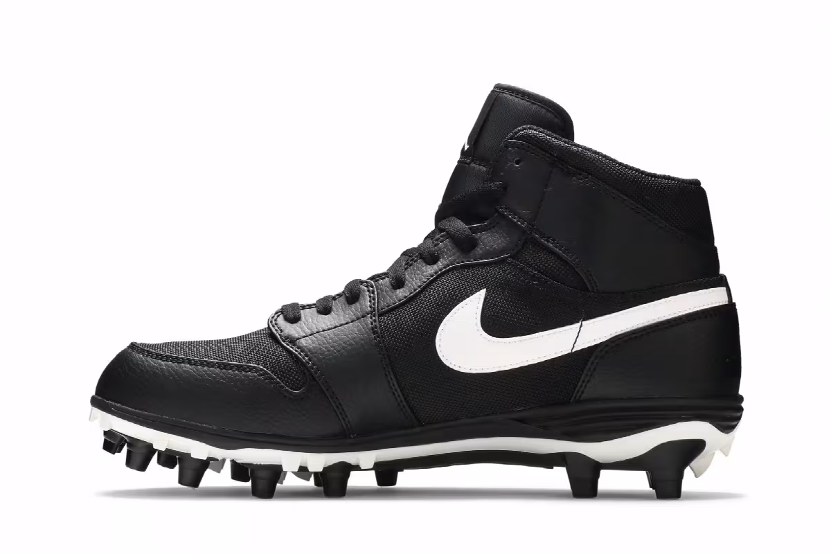 Air Jordan 1 Mid TD Cleat Black, view 4