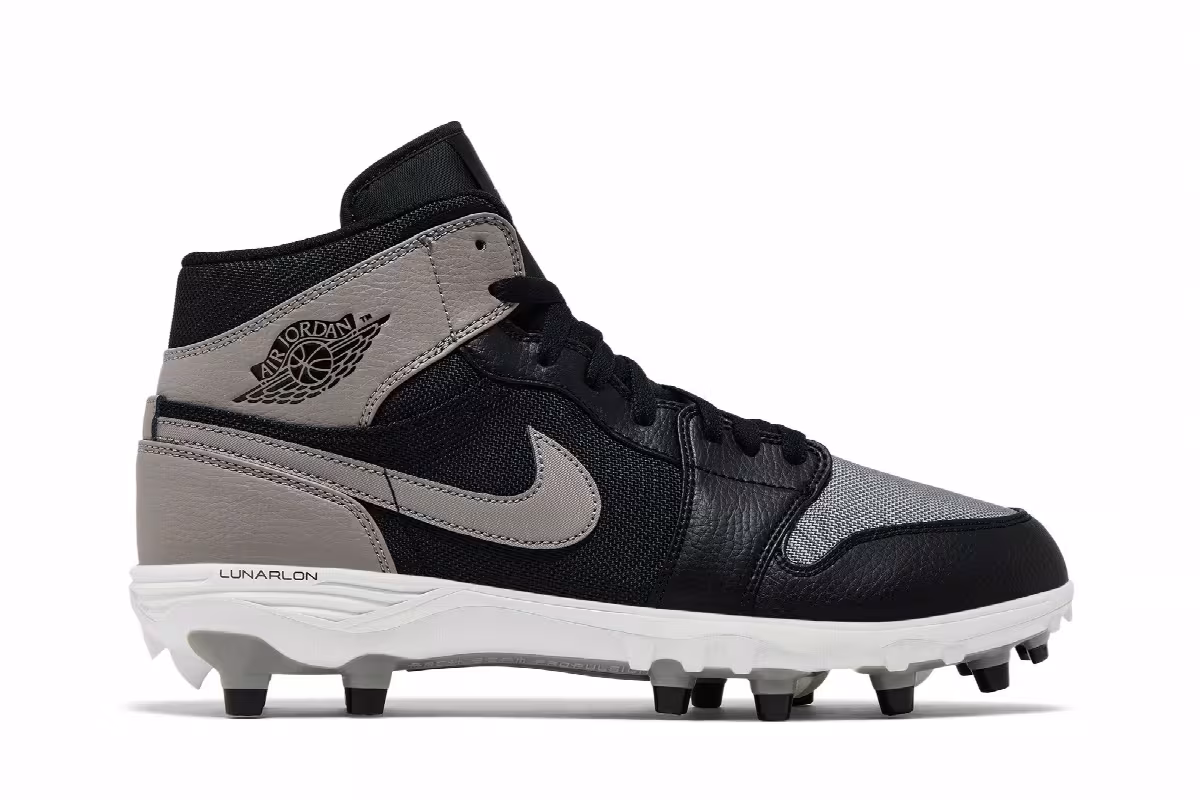 Air Jordan 1 Mid TD Cleat Shadow, view 2