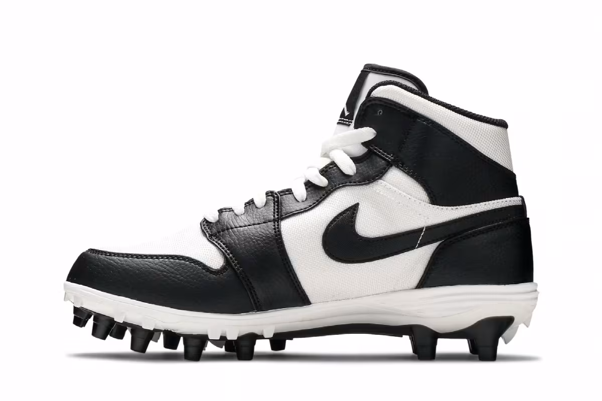 Air Jordan 1 Mid TD Cleat Black White, view 4