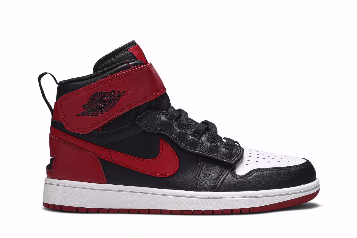 Air Jordan 1 High FlyEase Black Toe, view 2