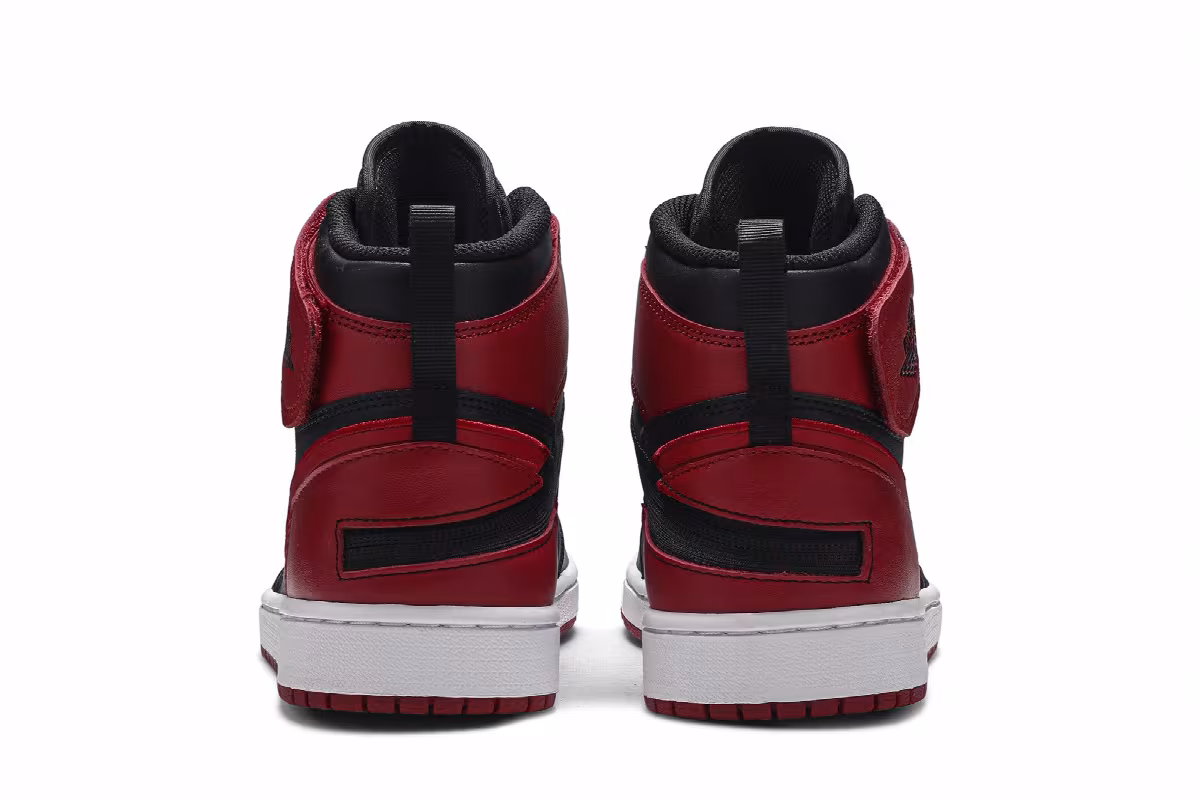 Air Jordan 1 High FlyEase Black Toe, view 7