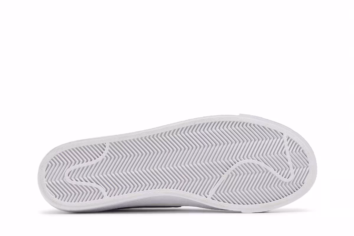 Nike Women's Blazer Mid Athletic Club, view 5