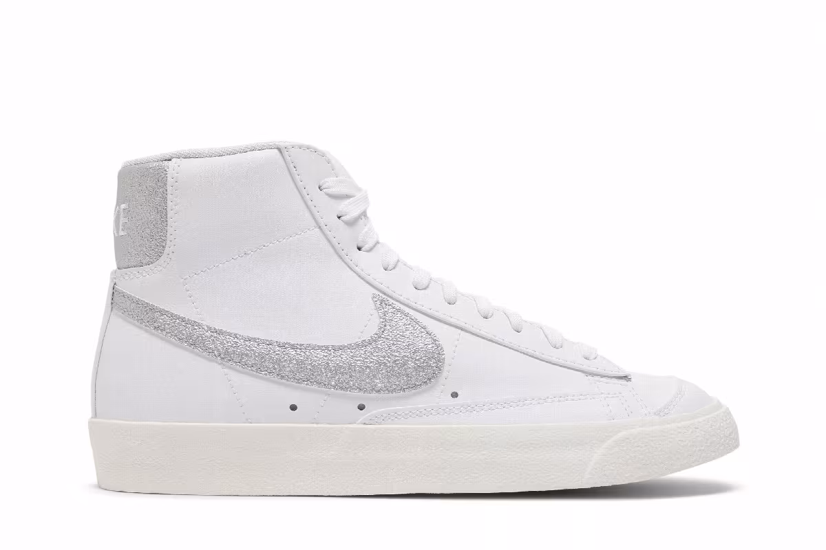 Nike Women's Blazer Mid White Metallic Silver, view 2