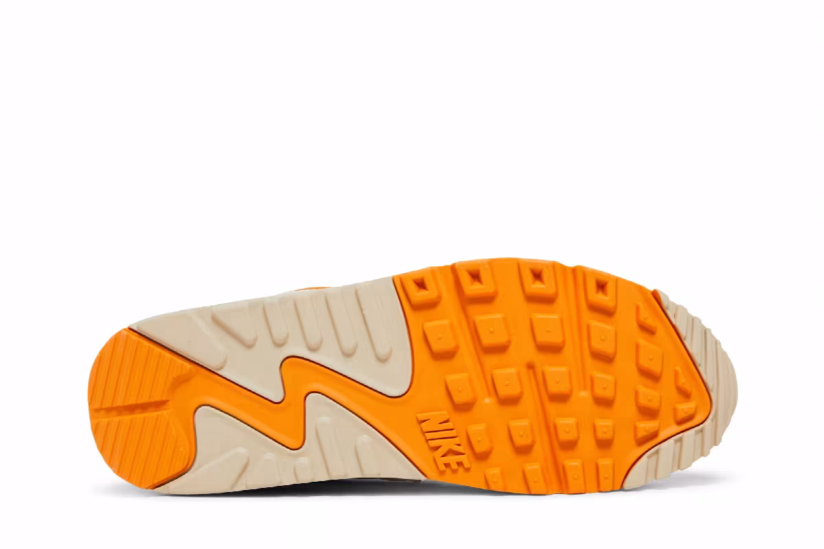 Nike Women's Air Max 90 SE Phantom Light Curry, view 5