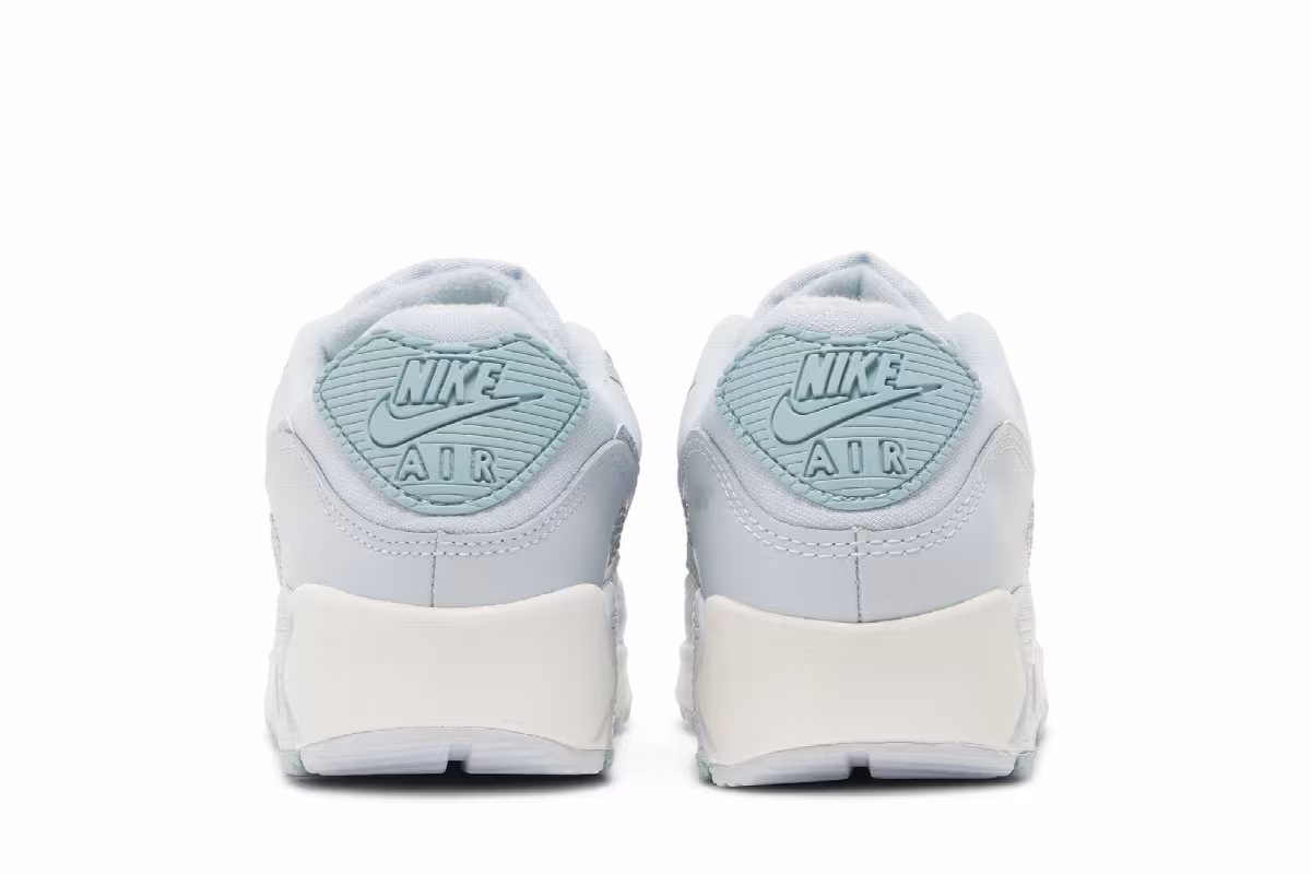 Nike Women's Air Max 90 Camo Swoosh, view 7