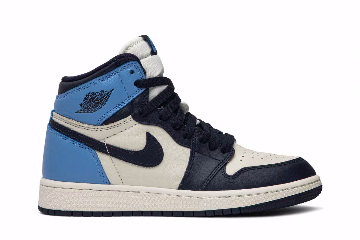 Air Jordan 1 High OG GS Obsidian, view 2