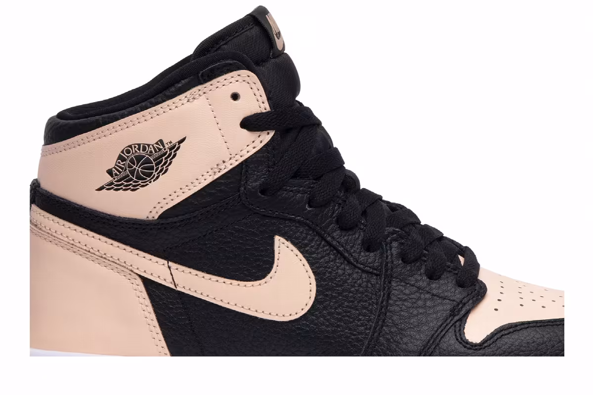 Air Jordan 1 High OG GS Crimson Tint, view 3